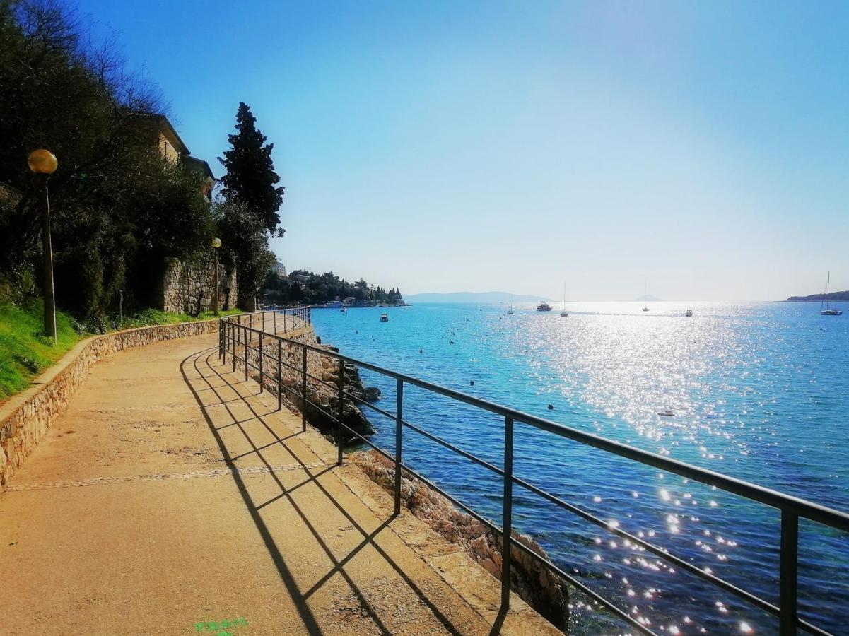 Apartment Rosanna - Intermezzo In Center Of Rabac Bagian luar foto
